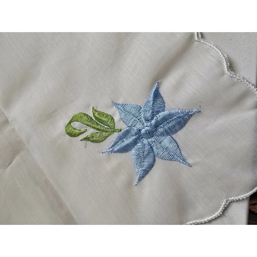 Vintage Style White Embroidered Floral Scalloped Hankies Napkins Set of 6 Multi